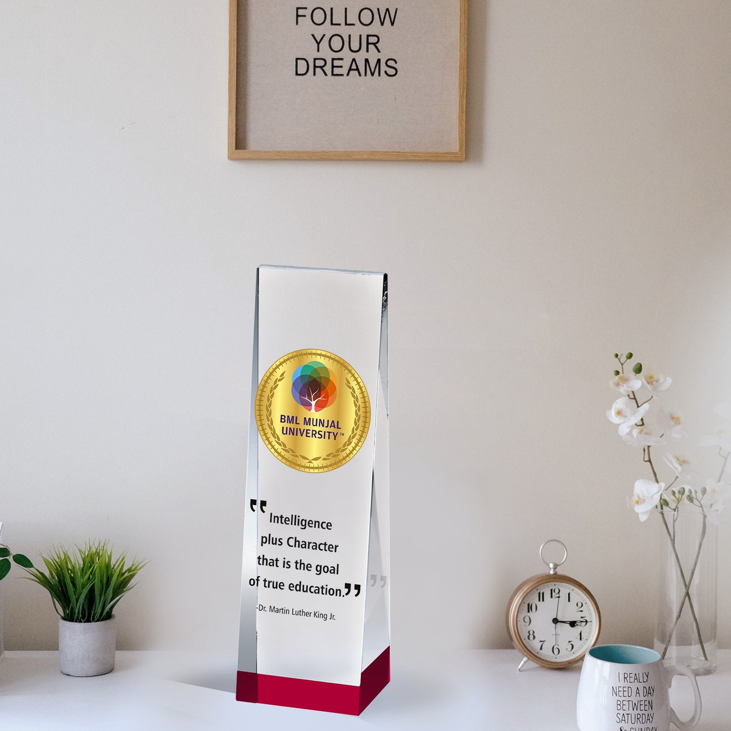 Customized Acrylic Trophy with Matter Printed on 24K Gold Plated Logo For Corporate Gifting