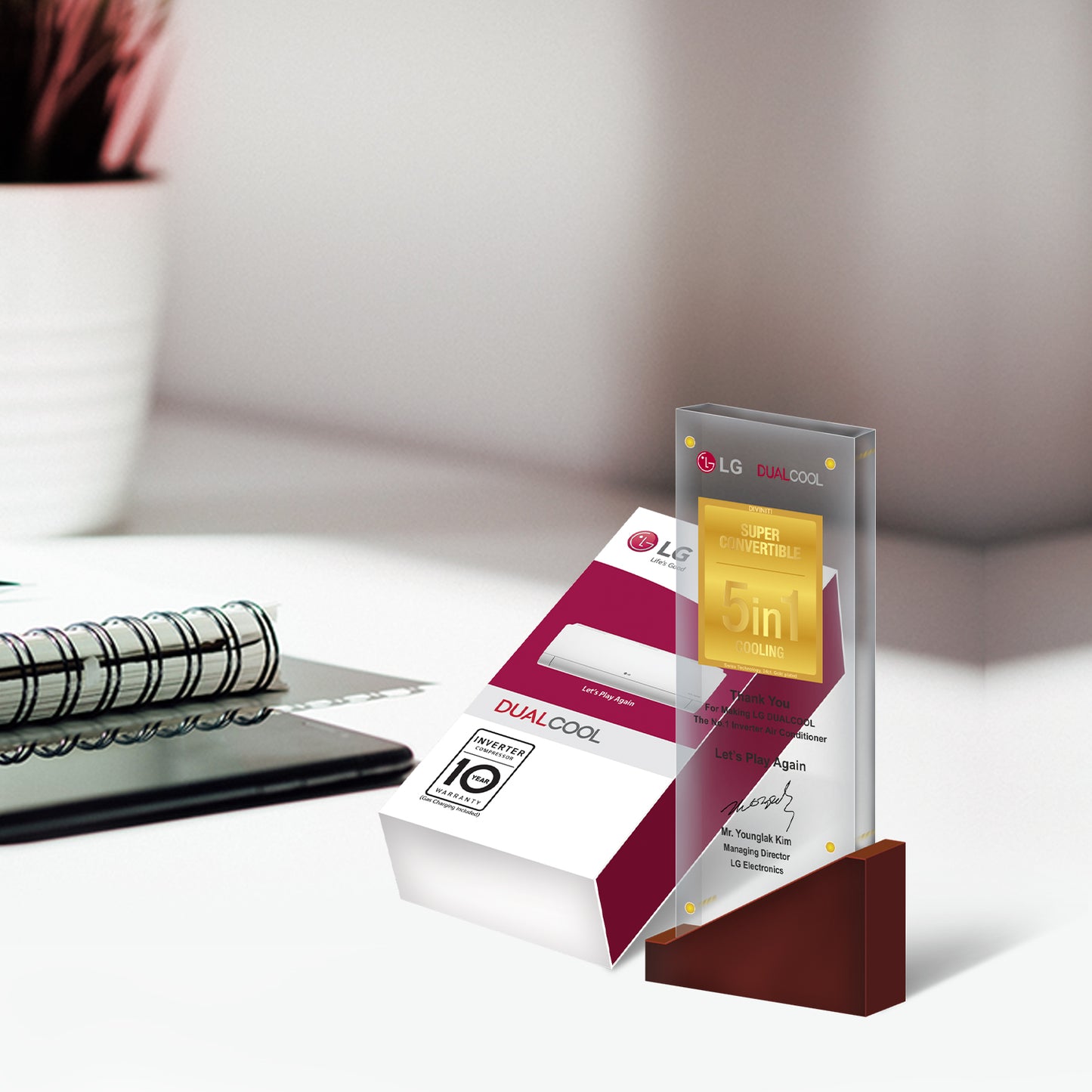 Customized Acrylic Trophy with Matter Printed on 24K Gold Plated Foil For Corporate Gifting