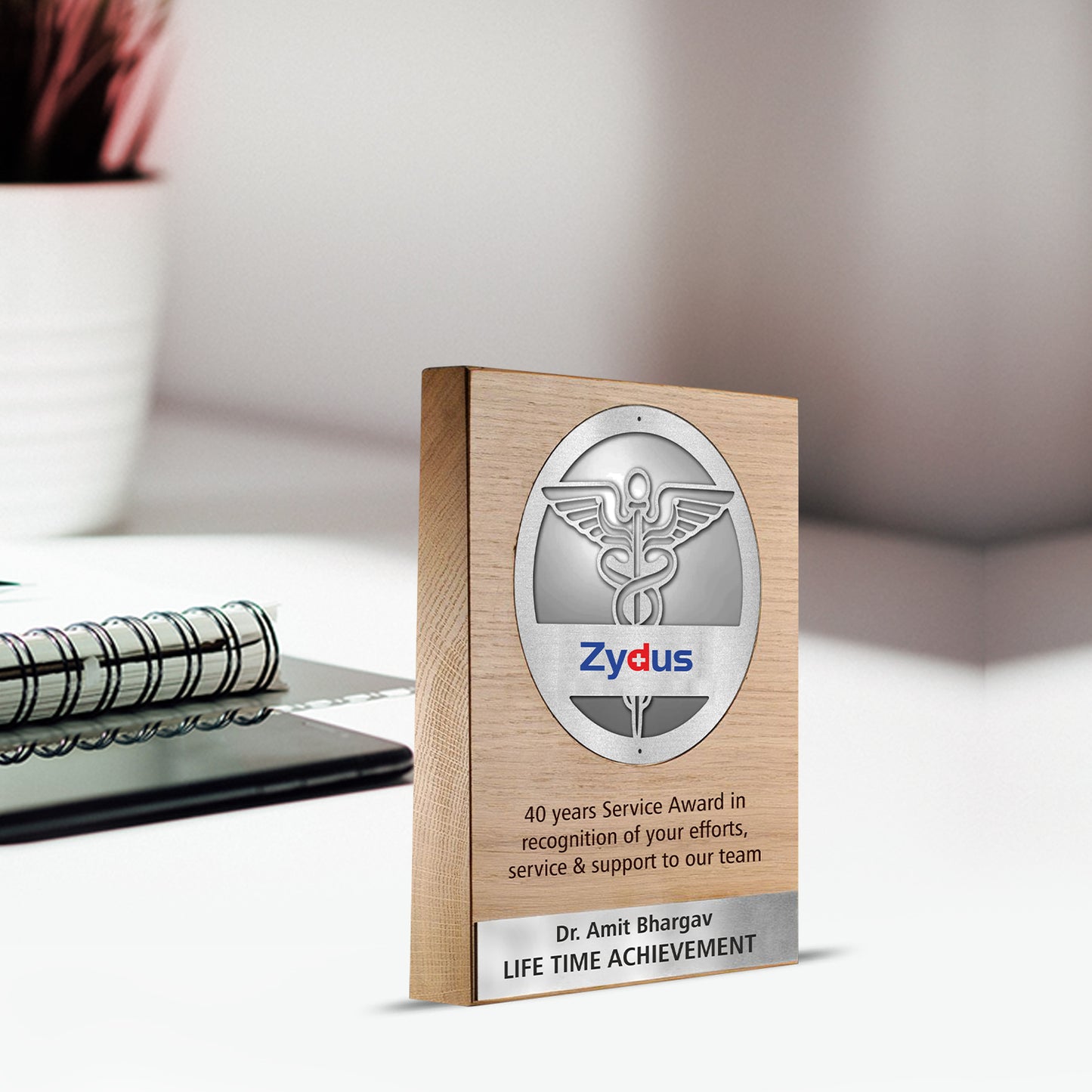 Customized Memento with Metal Logo & Matter Printed For Corporate Gifting
