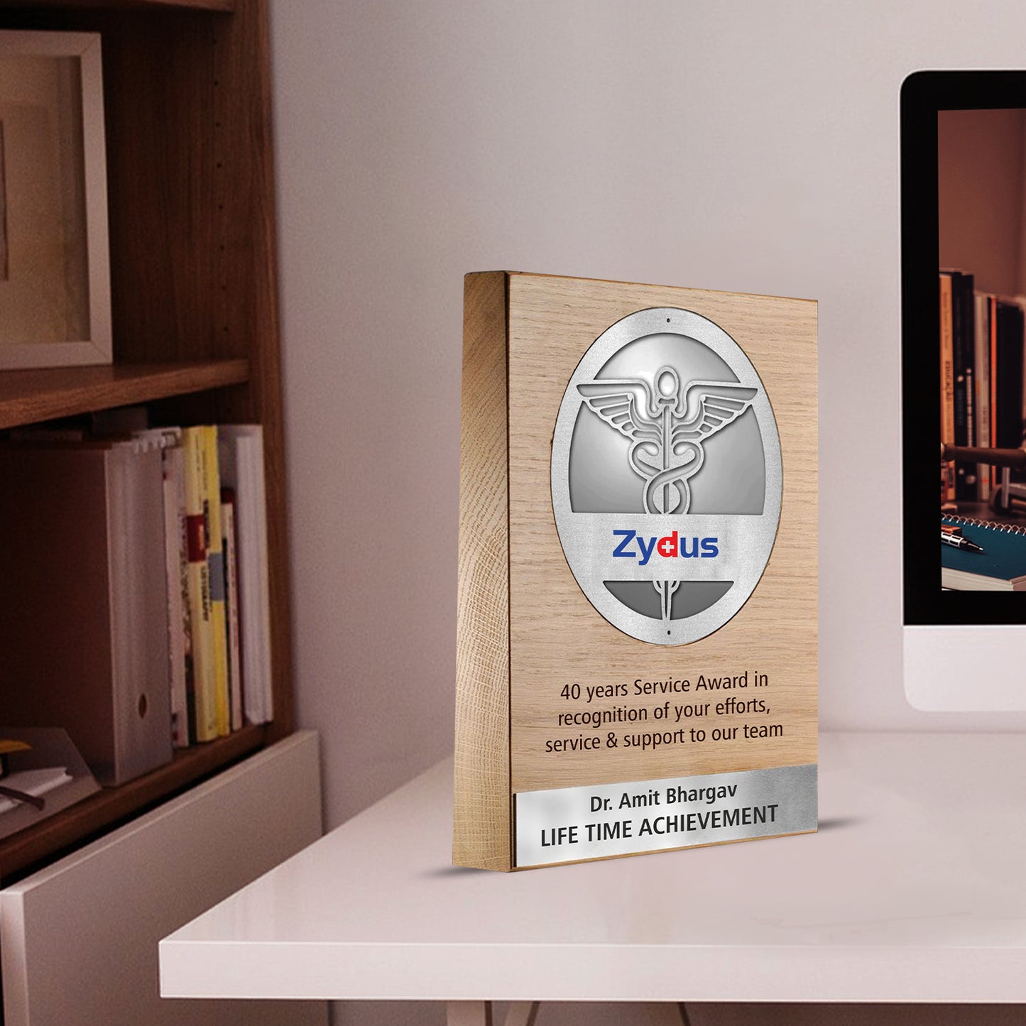 Customized Memento with Metal Logo & Matter Printed For Corporate Gifting