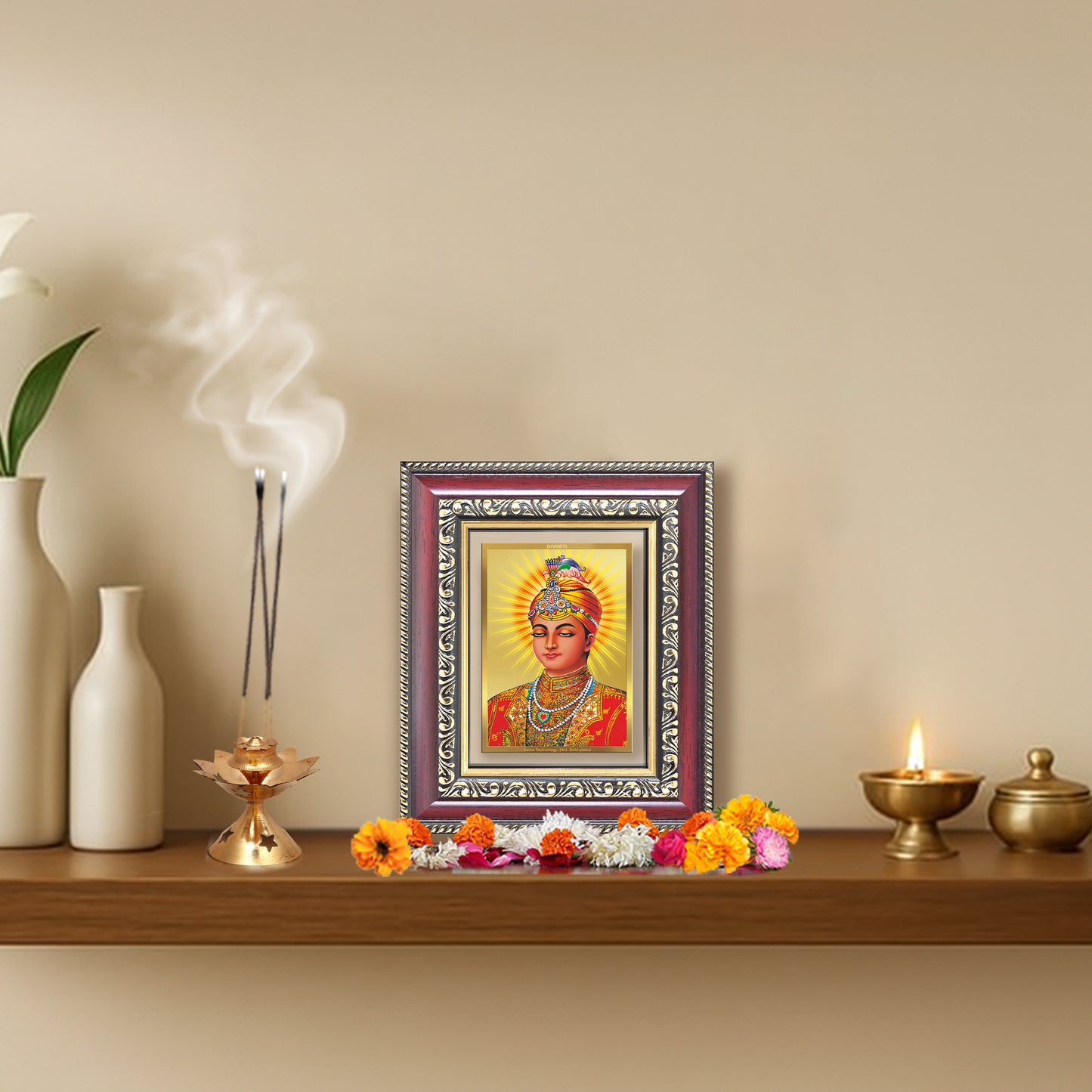 Diviniti 24K Gold Plated Guru Harkrishan Sahib Ji (Classic) Sacred Sikh Table Top Frame for Home Decor & Office Ambiance | Premium Spiritual Gift