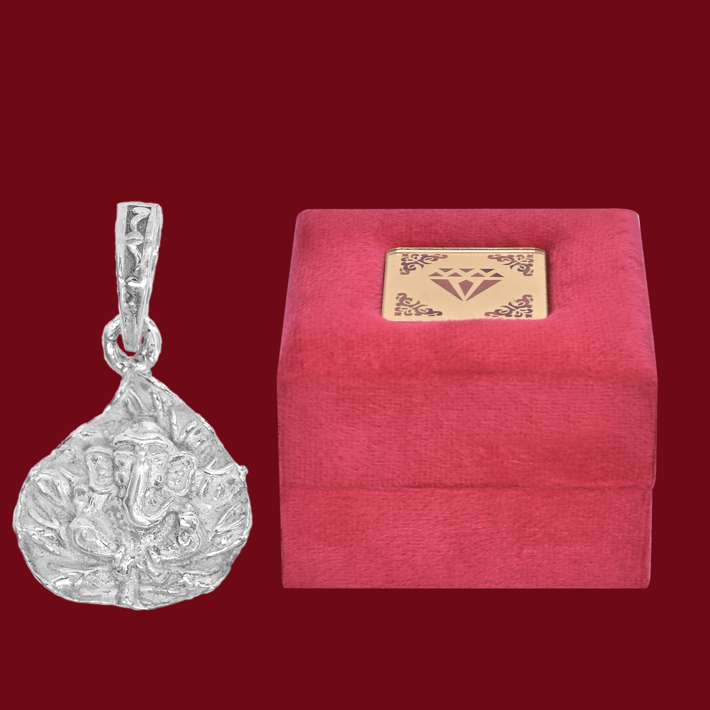 925 Pure Silver Leaf Ganesha Pendant for Men, Women & Kids Divine God Pendant for Birthday, Anniversary, Special Occasion Gift (1.5x1.4 CM 4 g)