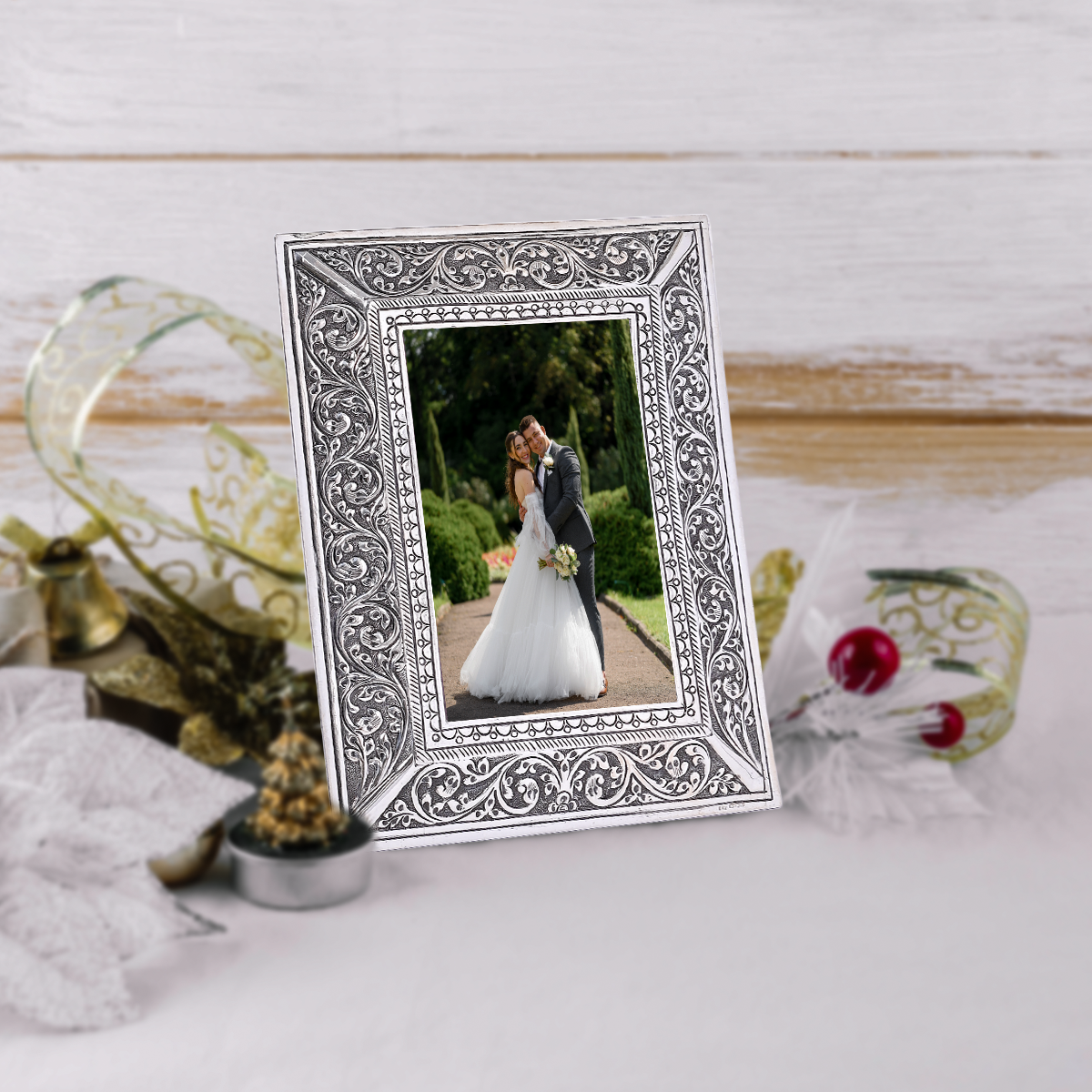 Pure Silver Vintage Photo Frame Rectangle Design (16x21 cm 232g)