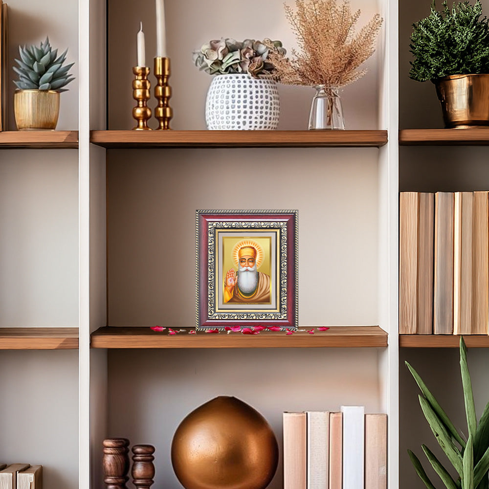 Diviniti 24K Gold Plated Guru Nanak Dev Ji (Classic) Sacred Sikh Table Top Frame for Home Decor & Office Ambiance | Premium Spiritual Gift