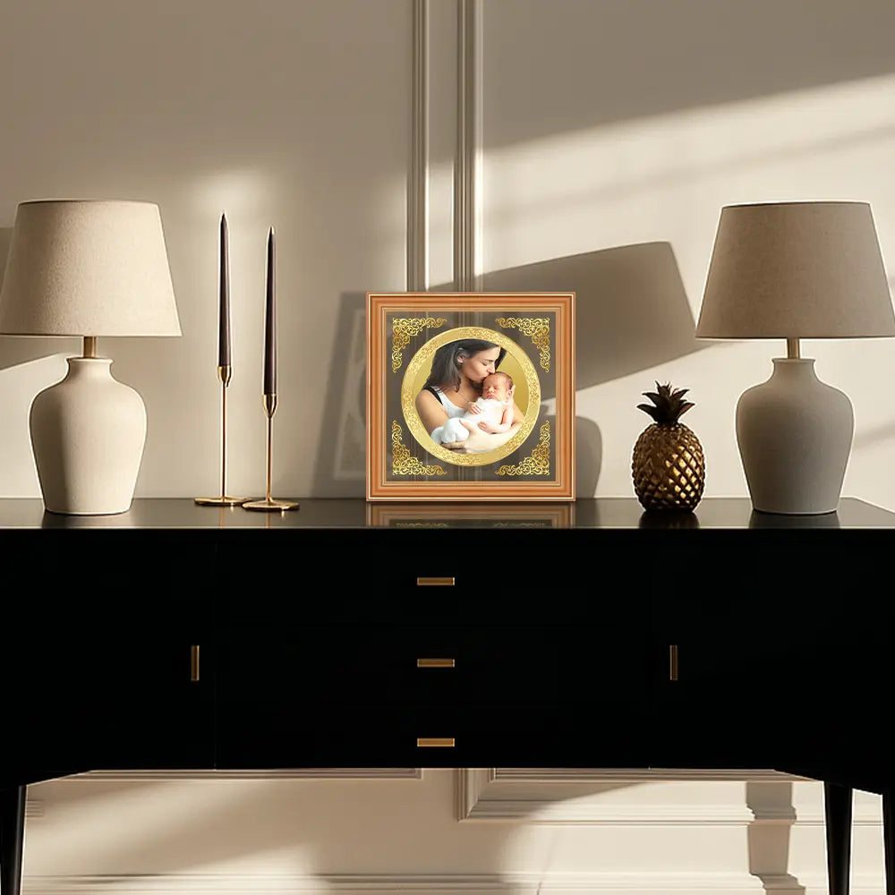 Portrait on Gold Immortalise Your Petite Luxe Round Photo Frame in 24K Gold Plated Foil