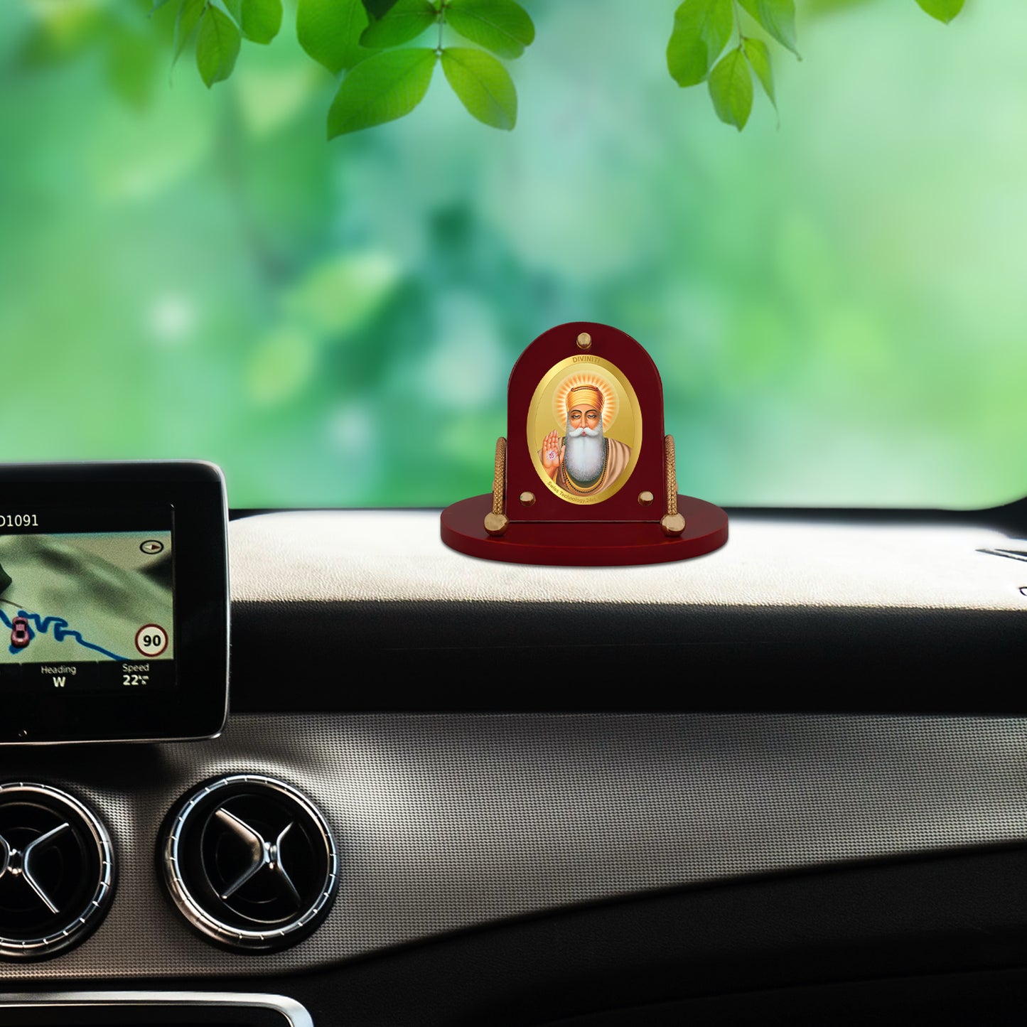 Diviniti 24K Gold Plated Foil Guru Nanak Dev Ji Frame for Car Dashboard, Home Decor, Table & Office (8 CM x 9 CM)