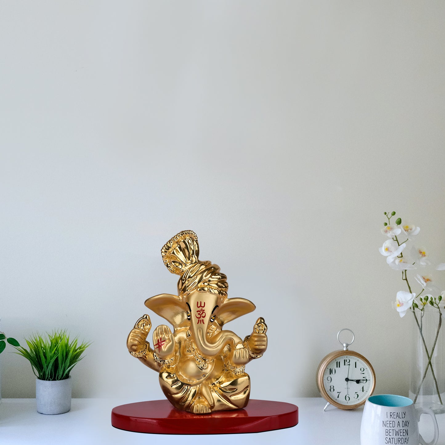 DIVINITI 24K Gold Plated Pagdi Lord Ganesha Elegant Statue Idol For Home Decor, Car Dashboard, Tabletop, Easy To Carry, Luxury Gift (7x7 CM)