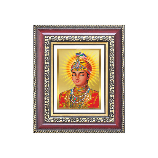 Diviniti 24K Gold Plated Guru Harkrishan Sahib Ji (Classic) Sacred Sikh Table Top Frame for Home Decor & Office Ambiance | Premium Spiritual Gift