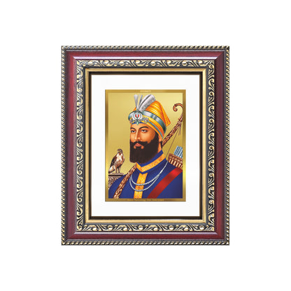 Diviniti 24K Gold Plated Guru Gobind Singh Ji (Classic) Sacred Sikh Table Top Frame for Home Decor & Office Ambiance | Premium Spiritual Gift