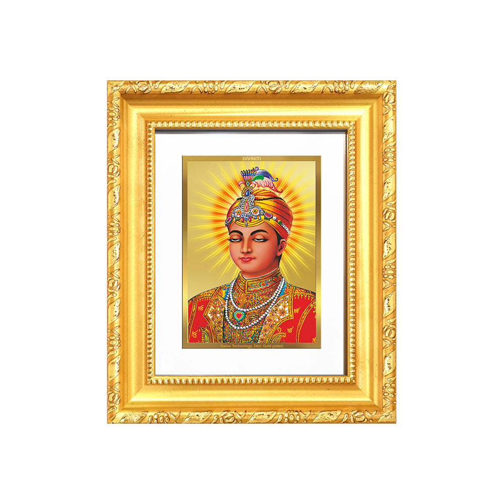 Diviniti 24K Gold Plated Guru Harkrishan Sahib Ji |Sacred Sikh Table Top Frame for Home Decor & Office Ambiance | Premium Spiritual Gift