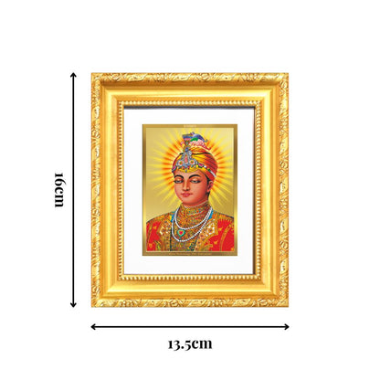 Diviniti 24K Gold Plated Guru Harkrishan Sahib Ji |Sacred Sikh Table Top Frame for Home Decor & Office Ambiance | Premium Spiritual Gift