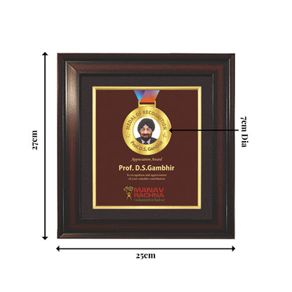 Diviniti Customized 3D Memento with Matter Printed & Gold Plated Medal | Premium Corporate Award | Luxury Personalized Gift Plaque