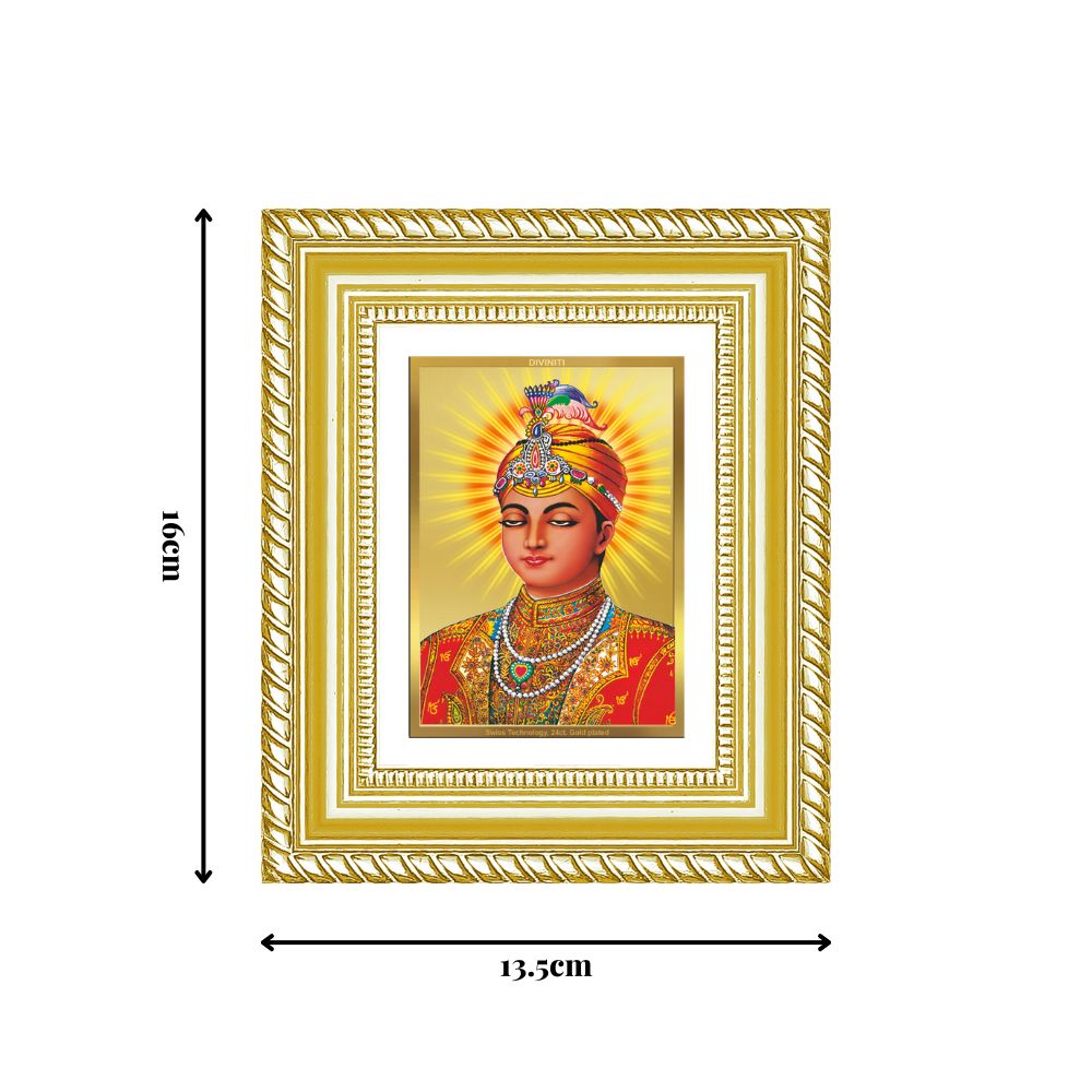 Diviniti 24K Gold Plated Guru Harkrishan Sahib Ji Sacred Sikh Table Top Frame for Home Decor & Office Ambiance | Premium Spiritual Gift