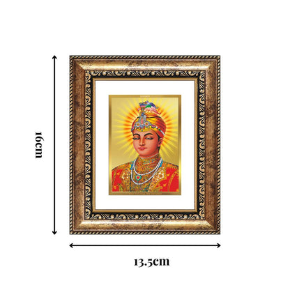 Diviniti 24K Gold Plated Guru Harkrishan Sahib Ji Sacred Sikh Table Top Frame for Home Decor & Office Ambiance | Premium Spiritual Gift