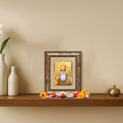 Diviniti 24K Gold Plated Guru Nanak Dev Ji Sacred Sikh Table Top Frame for Home Decor & Office Ambiance | Premium Spiritual Gift