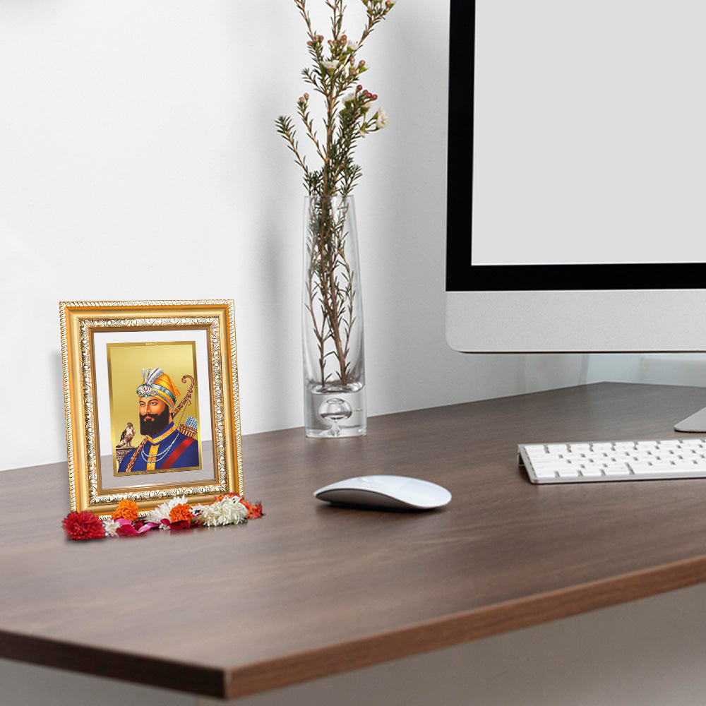 Diviniti 24K Gold Plated Guru Gobind Singh Ji (Classic) Sacred Sikh Wall and Table Top Frame for Home Decor & Office Ambiance | Premium Spiritual Gift