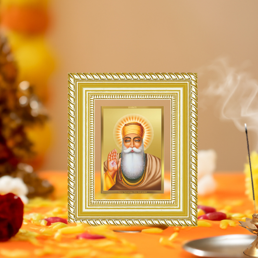 Diviniti 24K Gold Plated Guru Nanak Dev Ji Sacred Sikh Table Top Frame for Home Decor & Office Ambiance | Premium Spiritual Gift