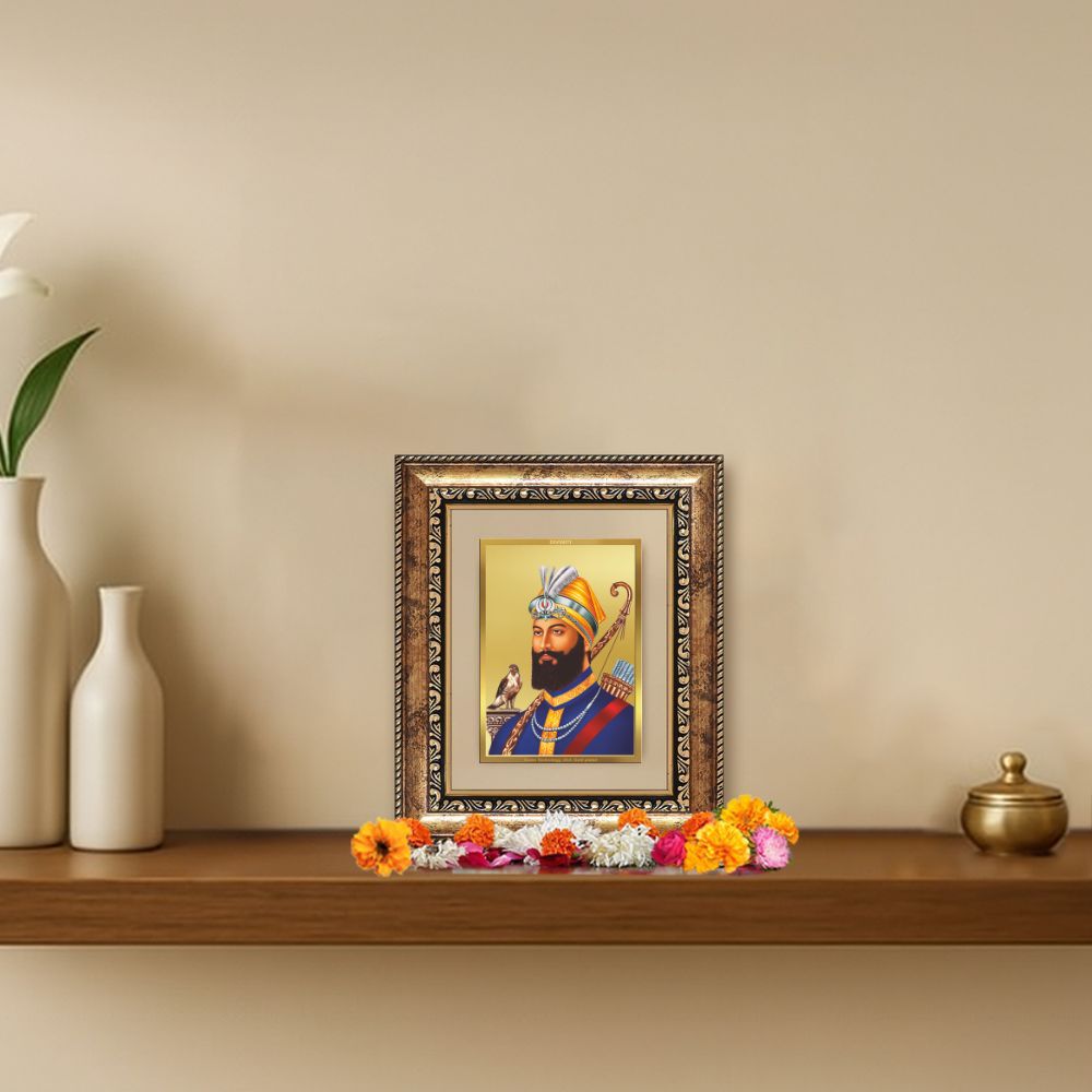 Diviniti 24K Gold Plated Guru Gobind Singh Ji Sacred Sikh Table Top Frame for Home Decor & Office Ambiance | Premium Spiritual Gift