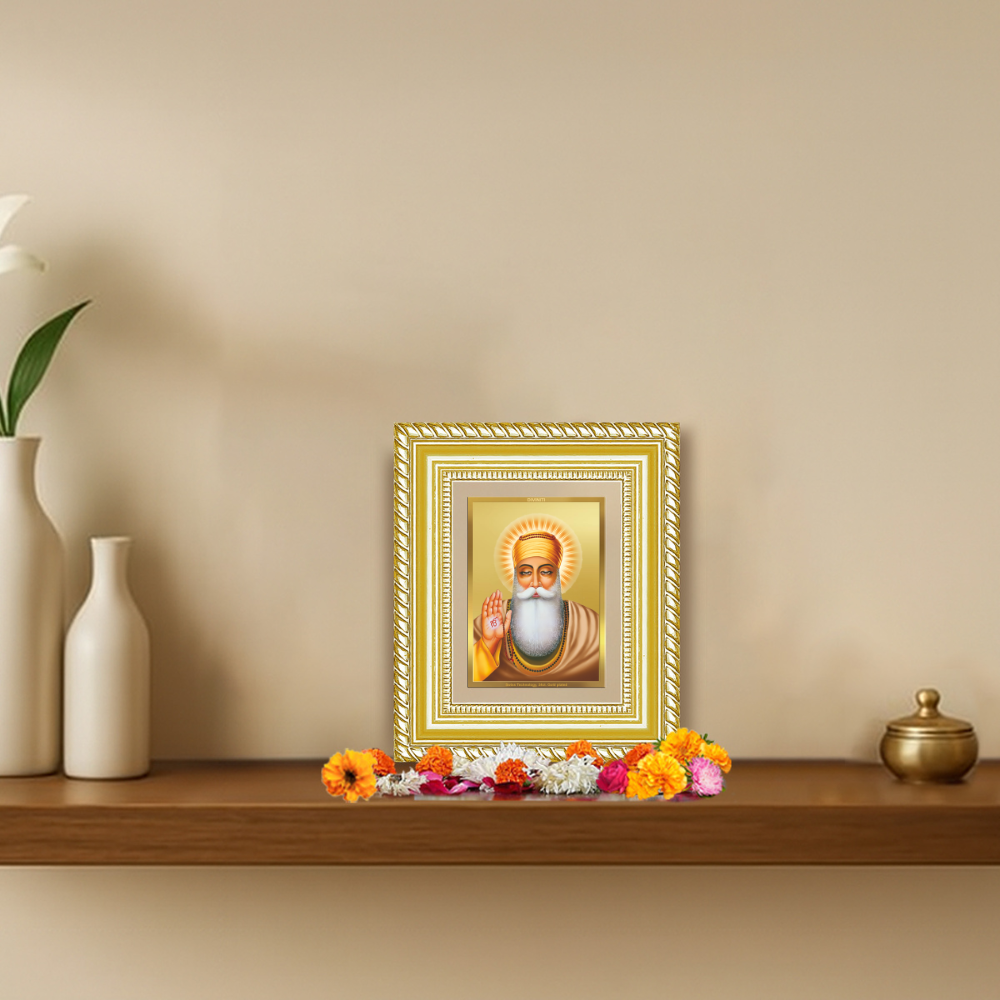 Diviniti 24K Gold Plated Guru Nanak Dev Ji Sacred Sikh Table Top Frame for Home Decor & Office Ambiance | Premium Spiritual Gift