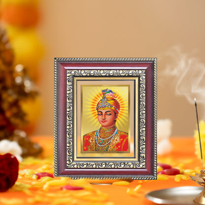 Diviniti 24K Gold Plated Guru Harkrishan Sahib Ji (Classic) Sacred Sikh Table Top Frame for Home Decor & Office Ambiance | Premium Spiritual Gift
