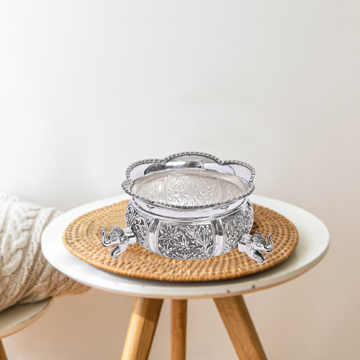Pure Silver Handicraft Elephant Face Container (16x16x7 cm 566g)
