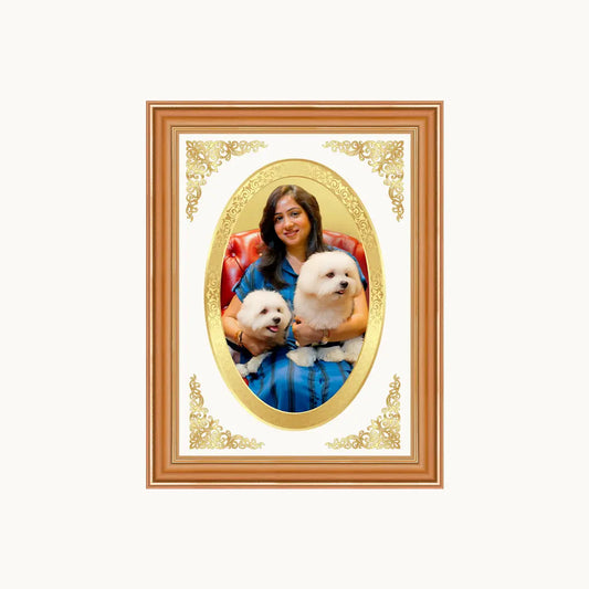 Portrait on Gold Immortalise Your Petite Luxe Oval Photo Frame in 24K Gold Plated Foil