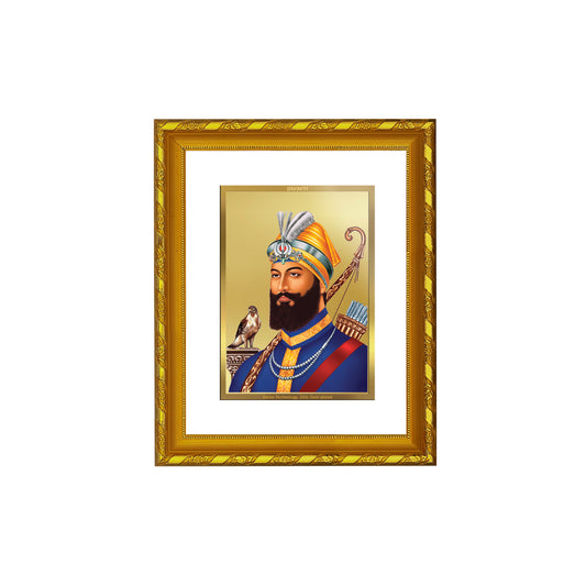 DIVINITI 24K Gold Plated Foil Guru Gobind Singh Ji Photo Frame for Home Wall Decor, Workshop, Table Top, Gift|DG103 Size 2 (22.6x18.4 CM)