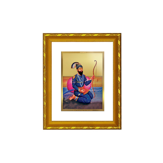 DIVINITI 24K Gold Plated Foil Guru Gobind Singh Ji's Photo Frame for Home & Office Decor, Wall Hanging, Workshop, Table Top, Gift|DG103 Size 2 (22.6x18.4 CM)