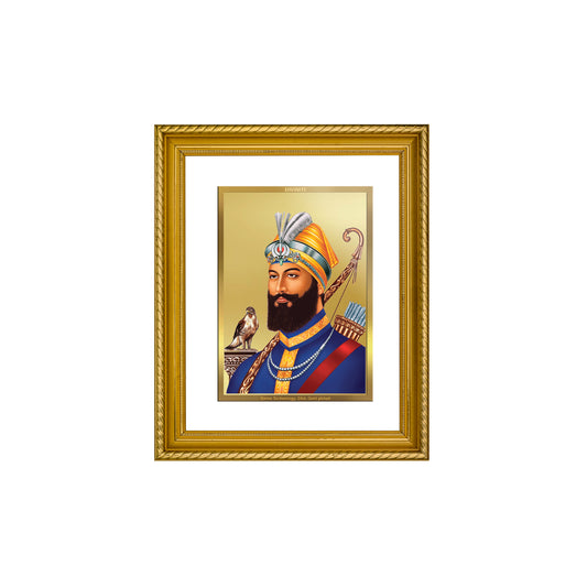 DIVINITI 24K Gold Plated Guru Gobind Singh Ji Wall Photo Frame for Home Decor, Wall Hanging, Table Top, Puja Room & Gift DG056S3 (27.6X35.4 CM)