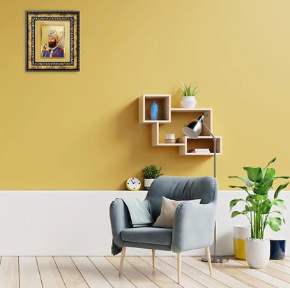 DIVINITI 24K Gold Plated Foil Guru Gobind Singh Ji Photo Frame for Wall Hanging, Workshop, Table Top, Home Decor, Gift|DG113 Size 2 (22.6x18.4 CM)