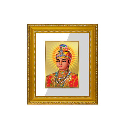 DIVINITI 24K Gold Plated Foil Guru Har Krishan Wall Photo Frame Religious Photo Frame Idol for Home & Office Decor Prayer, Gifts Items DG 101 Size 1 (15.3x14.9 CM)