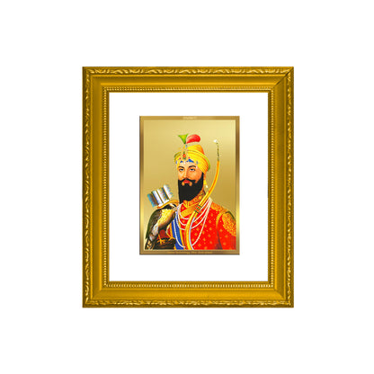 DIVINITI 24K Gold Plated Foil Guru Gobind Singh Ji Wall Photo Frame Religious Photo Frame Idol for Home & Office Decor Prayer, Gifts Items DG 101 Size 1 (15.3x14.9 CM)