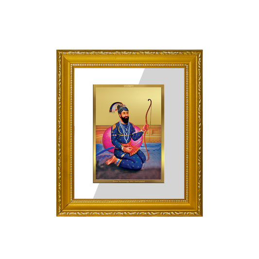 DIVINITI 24K Gold Plated Foil Guru Gobind Singh Ji Wall Photo Frame Religious Photo Frame for Home & Office Decor Prayer Gifts Items DG 101 Size 1 (15.3x14.9 CM)