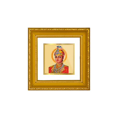 DIVINITI 24K Gold Plated Foil Guru Harkrishan Sahib Ji Classic Wall Photo Frame Idol for Home Decor, Puja Room, Workshop, Gifts|DG101S1A (10x10 CM)